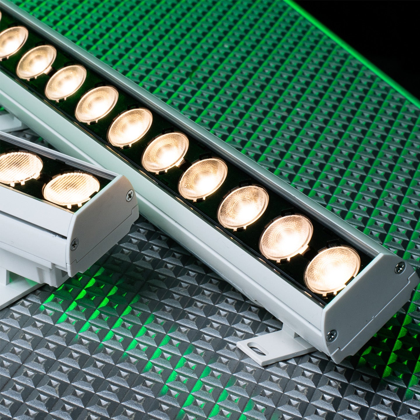 Introducing Adapt Linear - Compact profile with class leading output and PowerSwitch™ technology